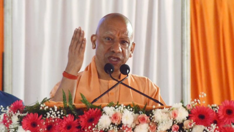 यूपी में दुर्गा पूजा पंडालों की सुरक्षा व्यवस्था की होगी जांच, सीएम योगी ने दिए आदेश