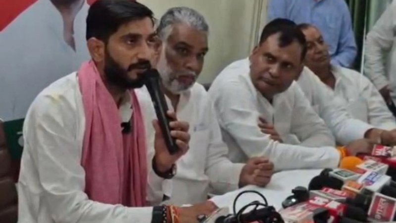 बदायूं सांसद आदित्य यादव का चुनाव आयोग पर हमला, बोले- पीडीए पंचायत से उठाएंगे वोट चोरी का मुद्दा