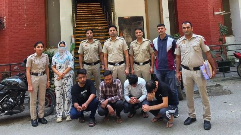 दिल्ली में 7.36 करोड़ की साइबर ठगी का खुलासा, CSB बैंक के दो मैनेजर समेत 6 गिरफ्तार