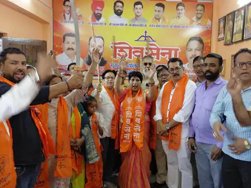 मुजफ्फरनगर में शिवसेना कार्यालय पर शस्त्र पूजन, महिलाओं से अन्याय के खिलाफ आवाज उठाने की अपील