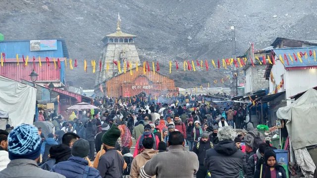 केदारनाथ यात्रा में बढ़ी श्रद्धालुओं की भीड़, रुद्रप्रयाग से गौरीकुंड तक जाम