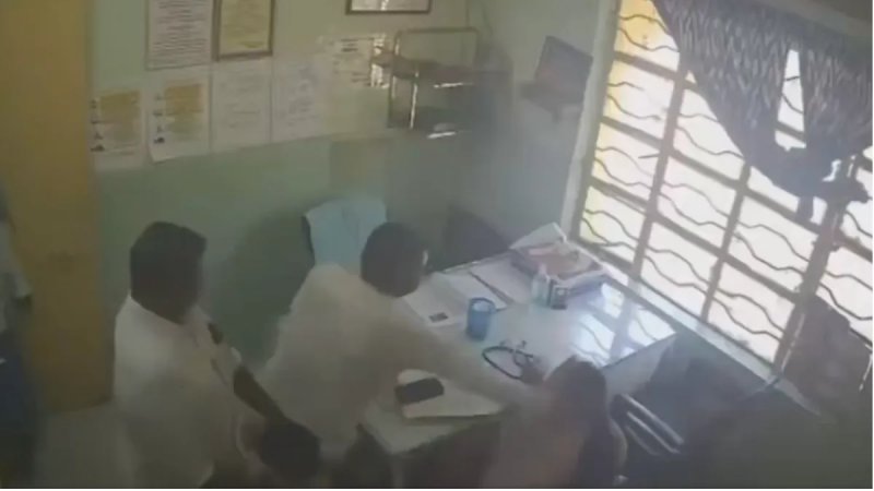 यादद्री-भुवनगिरी के PHC में मरीज ने डॉक्टर और कर्मचारियों पर किया हमला