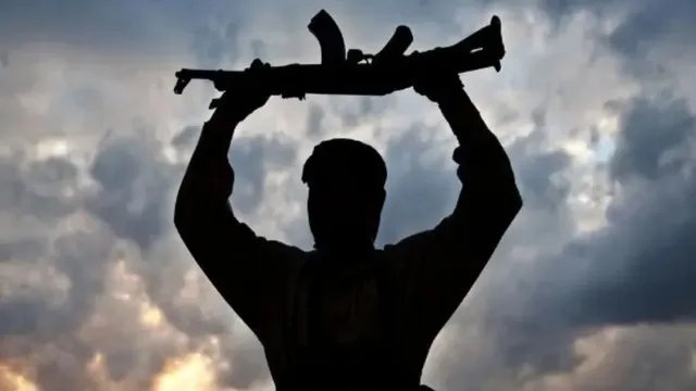 अमृतसर में हथियारों की बड़ी खेप बरामद, AK-47 और दो हैंड ग्रेनेड के साथ तस्कर गिरफ्तार