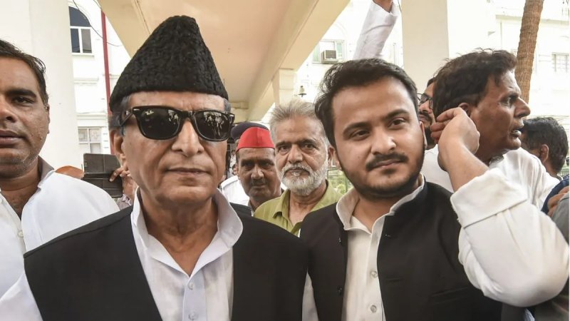 दो पैन कार्ड मामले में आजम खान और बेटे अब्दुल्ला को इलाहाबाद हाईकोर्ट से मिली राहत