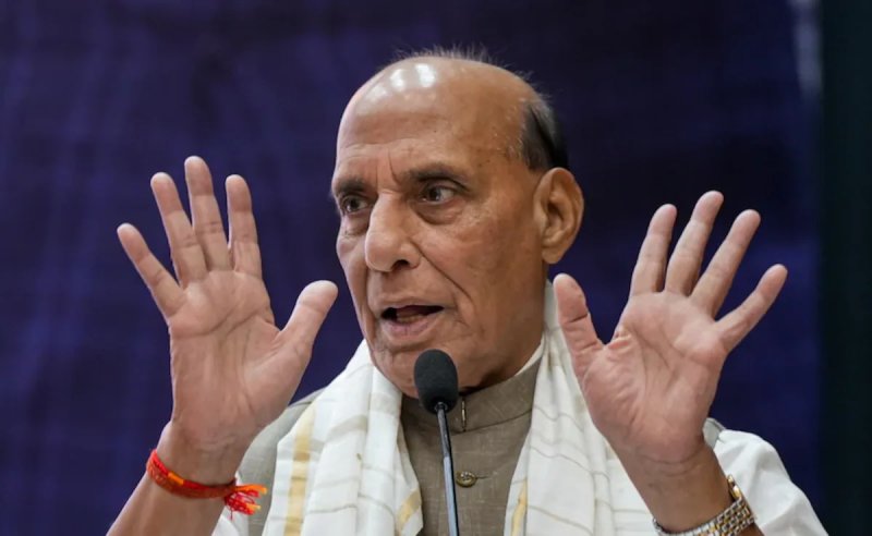 लखनऊ में बाढ़ प्रभावित लोगों से राजनाथ सिंह ने वीडियो कॉल पर की बात, अधिकारियों को दिए निर्देश