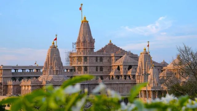 अयोध्या राम मंदिर में सामान्य दर्शन पास की बुकिंग बंद, वेबसाइट से हटाया गया विकल्प