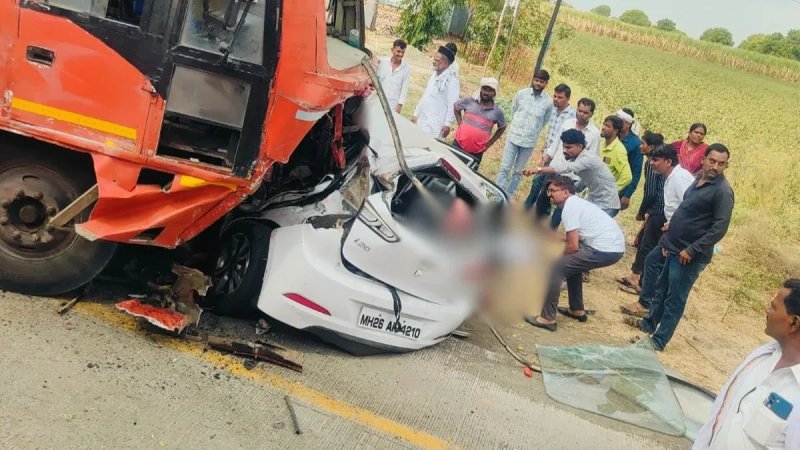 महाराष्ट्र के बीड में भीषण सड़क हादसा, कार-बस की टक्कर में 5 की मौत