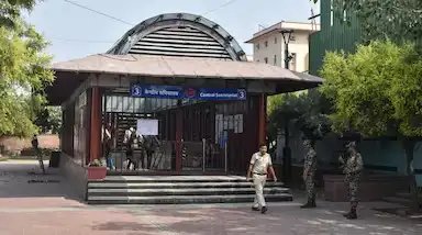 दिल्ली: विपक्ष के मार्च से पहले दिल्ली मेट्रो के 6 स्टेशनों पर एंट्री-एग्जिट बंद, यात्रियों के लिए अलर्ट