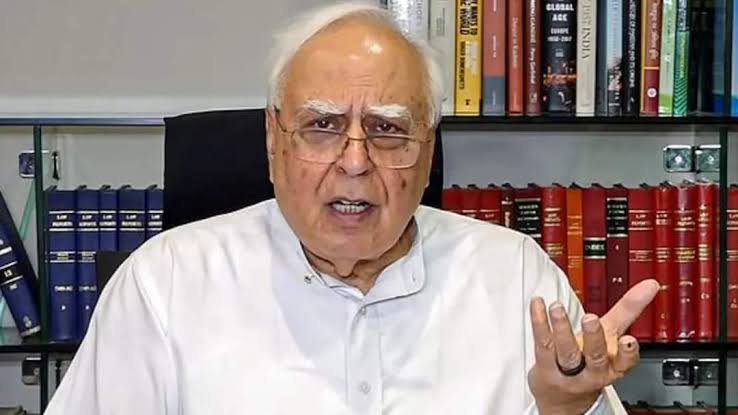 जंतर-मंतर पर प्रदर्शन की मान्यता खत्म करने पर कपिल सिब्बल ने मोदी सरकार को घेरा