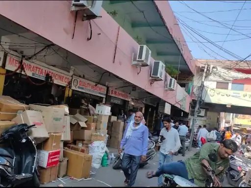मुजफ्फरनगर में हिमाचल एनसीबी की छापेमारी, मेडिकल एजेंसी संचालक को साथ ले गई टीम