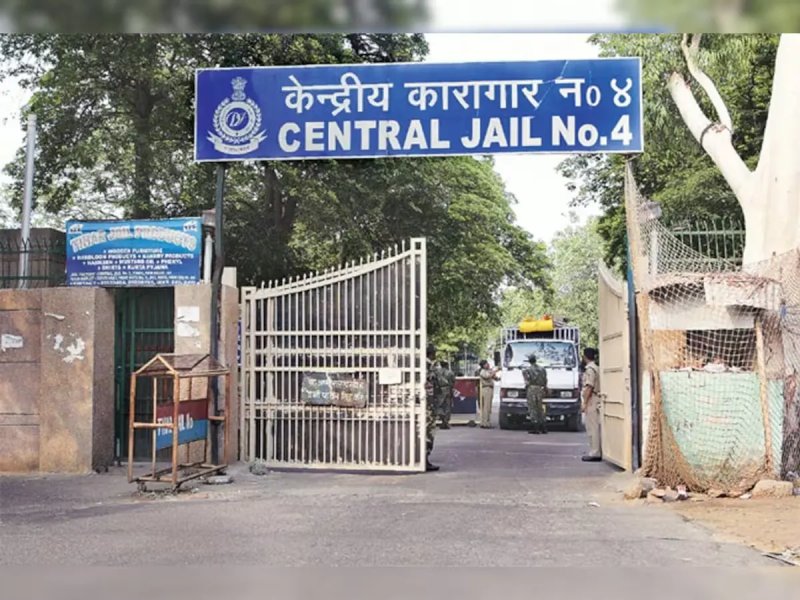 तिहाड़ जेल के हाई सिक्योरिटी वार्ड में गैंगस्टरों ने किया हंगामा, जेलकर्मियों को धमकाने का आरोप