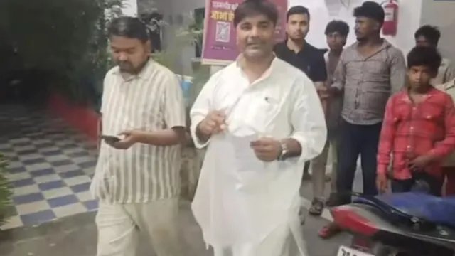 सिवान में नाटक के दौरान फटा आग वाला गुब्बारा, 12 लोग झुलसे