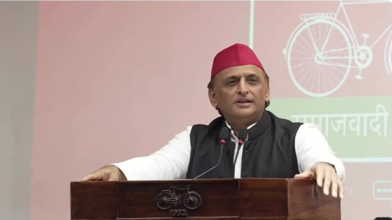 अखिलेश यादव का भाजपा और चुनाव आयोग पर हमला, मतदाता सूची में गड़बड़ी का लगाया आरोप