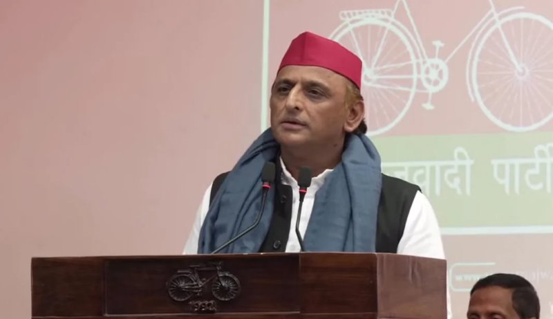 आकाश अग्रवाल के समर्थन में उतरे अखिलेश यादव, चुनाव आयोग और राष्ट्रपति से की अपील