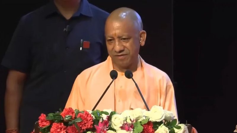 रामनाथ कोविन्द की आत्मकथा का विमोचन, सीएम योगी बोले- संघर्षों से मिली सफलता