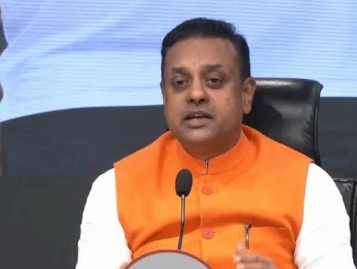 संबित पात्रा का राहुल गांधी और खरगे पर हमला, बोले- नेहरू के समय हुई थी पहली वोट चोरी