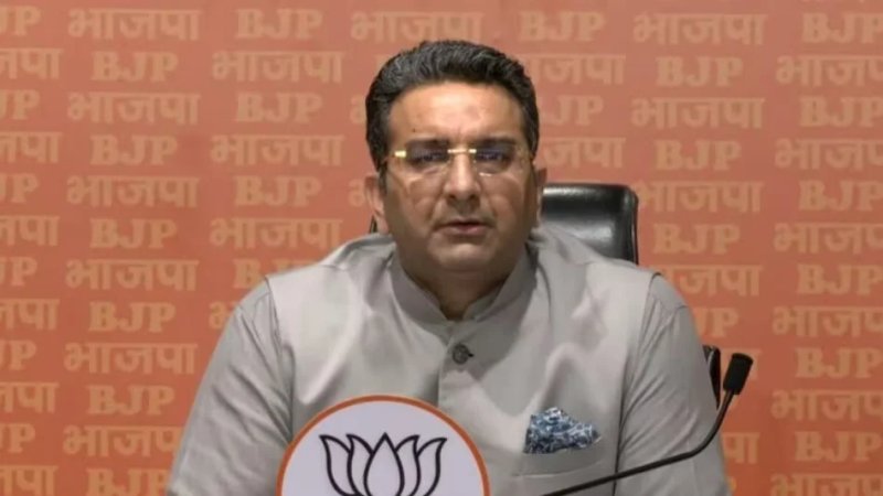 राहुल गांधी पर BJP का निशाना, गौरव भाटिया बोले- संविधान राजनीतिक प्रदर्शन का सामान नहीं