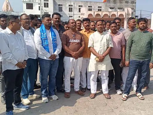 मुजफ्फरनगर में माइक विवाद पर वाल्मीकि समाज नाराज, सपा नेता राकेश शर्मा से माफी की मांग