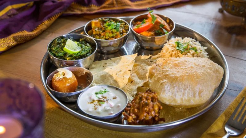 प्याज-तेल की बढ़ी कीमतों का असर, सितंबर में 10 फीसदी महंगी हुई शाकाहारी थाली