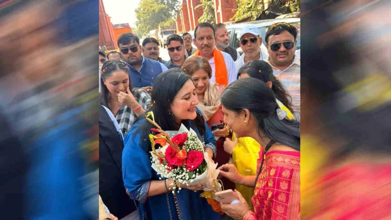 कोटद्वार पहुंचीं बांसुरी स्वराज, भाजपा कार्यकर्ताओं ने किया जोरदार स्वागत