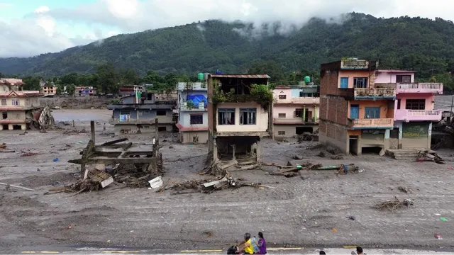 नेपाल में आपदा के लापता लोगों को 45 दिन में मृत घोषित करने का नियम लागू