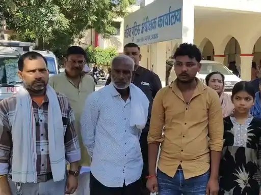 मुजफ्फरनगर: बादल ठाकुर मौत मामले में पांच दिन बाद भी गिरफ्तारी नहीं, परिजन पहुंचे एसएसपी कार्यालय