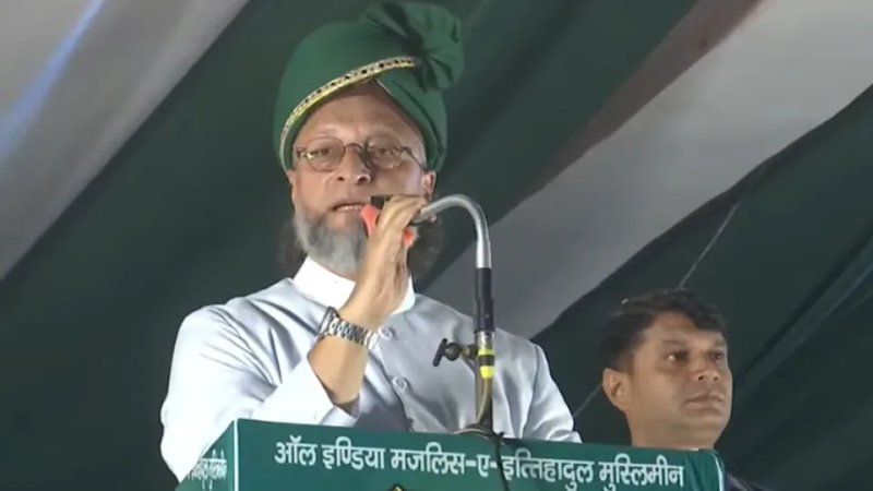 अब्दुल दरी नहीं बिछाएगा, नेता बनेगा: ओवैसी का अखिलेश यादव पर हमला
