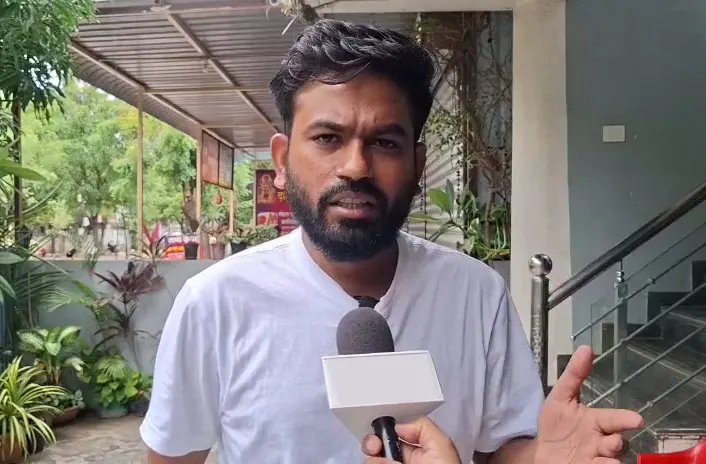 CJP संस्थापक अभिजीत दिपके रिहा होकर घर रवाना, दादी के अंतिम संस्कार में नहीं हो सके शामिल