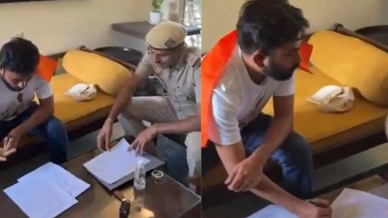 अभिजीत दिपके के घर पहुंची दिल्ली पुलिस, कनॉट प्लेस में तिरंगा मार्च नहीं करने का नोटिस