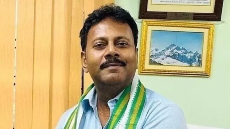 आरजी कर केस: संदीप घोष को सुप्रीम कोर्ट से जमानत, पीड़िता के पिता ने CBI की जांच पर उठाए सवाल