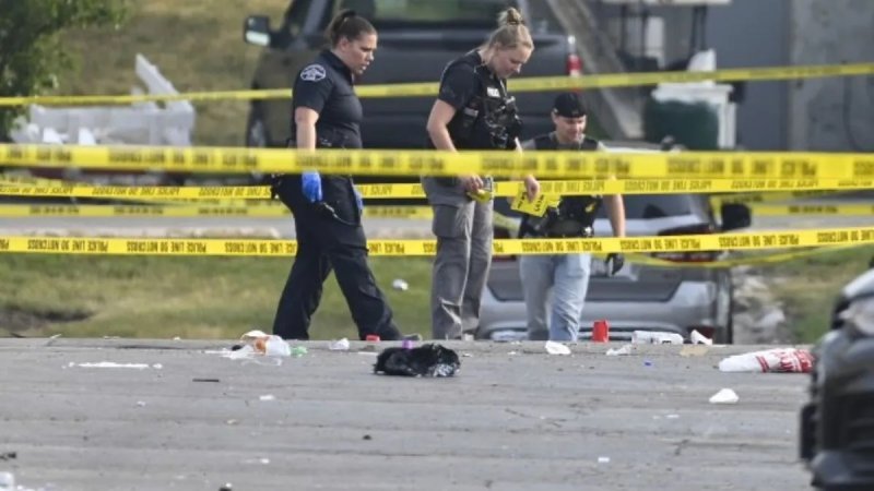 अमेरिका के स्कूल में घुसे बंदूकधारी का पिता ने किया सामना, ट्रंप ने की तारीफ
