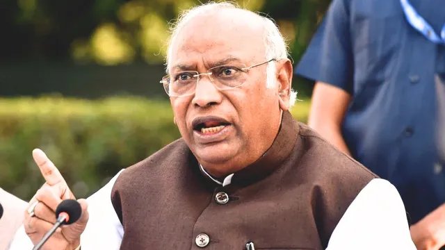 मल्लिकार्जुन खरगे की पीएम मोदी से मांग, परिसीमन पर सर्वदलीय बैठक बुलाई जाए