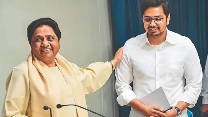 मायावती ने आकाश आनंद की वापसी पर दी सफाई, अशोक सिद्धार्थ का भी किया जिक्र