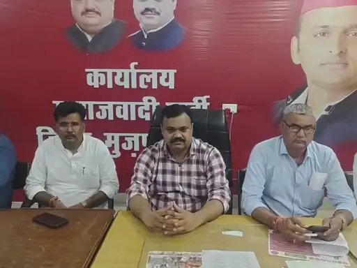 मुजफ्फरनगर में सपा कार्यकर्ताओं को रोकने का आरोप, जिलाध्यक्ष बोले- हर हाल में दिल्ली जाएंगे