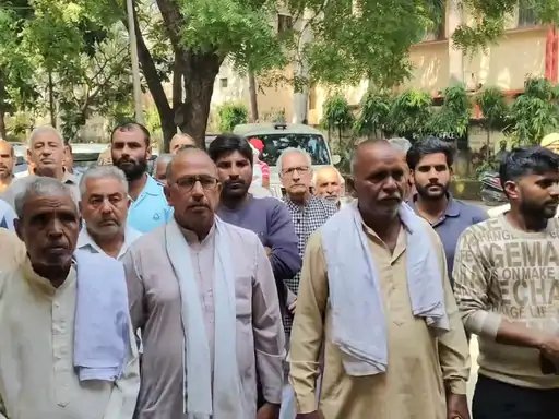 मुजफ्फरनगर में महिला की संदिग्ध मौत पर हंगामा, गिरफ्तारी की मांग को लेकर SSP कार्यालय पहुंचे ग्रामीण