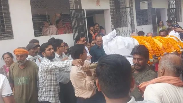 सीतापुर में तालाब में गिरी कार, तीन लोगों की मौत
