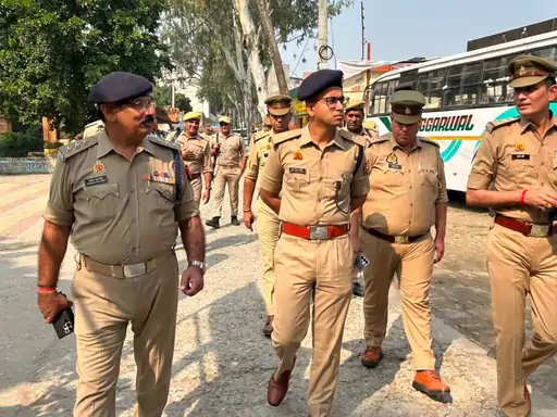 एमएलसी चुनाव: बुढ़ाना के चार मतदान केंद्रों का एसपी ग्रामीण ने किया निरीक्षण