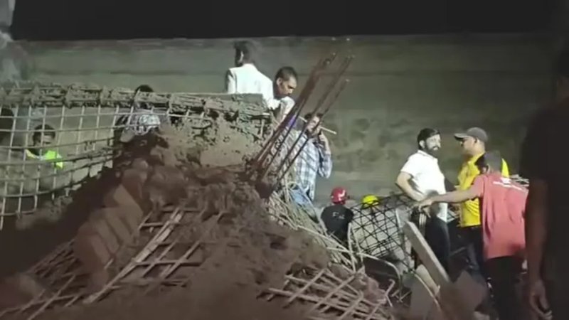 दिल्ली के मिलन गार्डन में बड़ा हादसा, निर्माणाधीन मकान गिरने से 3 की मौत