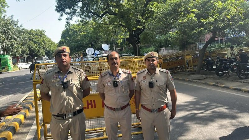 दिल्ली हाईकोर्ट का बॉडी कैमरा अनिवार्य करने से इनकार, केंद्र को 6 महीने में फैसला लेने का निर्देश