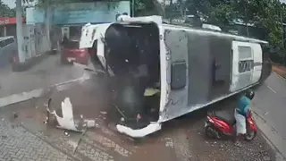 कोच्चि में भीषण सड़क हादसा, दो महिलाओं समेत तीन लोगों की मौत