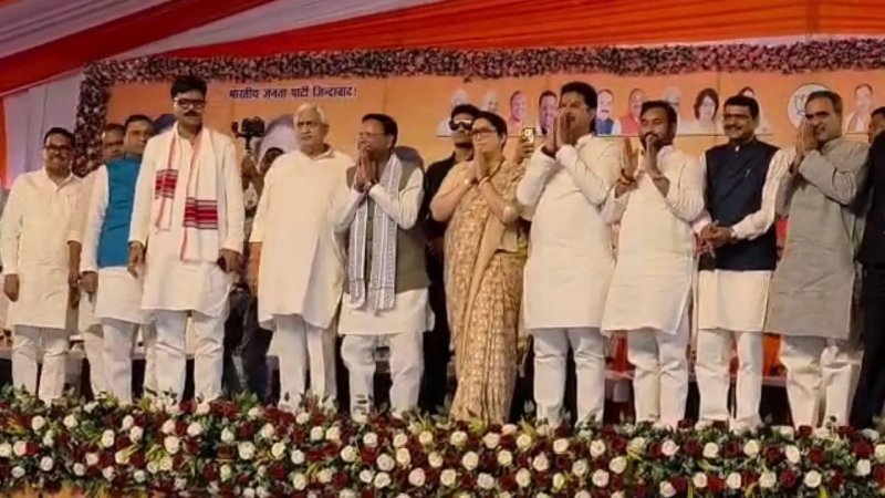 अमेठी में सपा को झटका, राकेश प्रताप सिंह समेत तीन विधायक भाजपा में शामिल