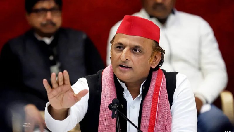 अखिलेश यादव ने कीर्ति कश्यप को बिथरी चैनपुर से बनाया प्रत्याशी, कई नेता सपा में शामिल