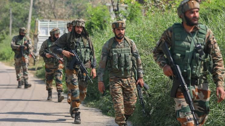 पुंछ में सुरक्षाबलों की कार्रवाई, आतंकी ठिकाना ध्वस्त; हथियार और ड्रोन मिलने की खबर