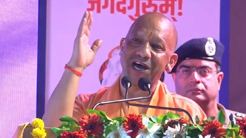 सीएम योगी का पूर्ववर्ती सरकार पर हमला, बोले- 2017 से पहले माफिया के सामने घुटने टेकती थी पुलिस