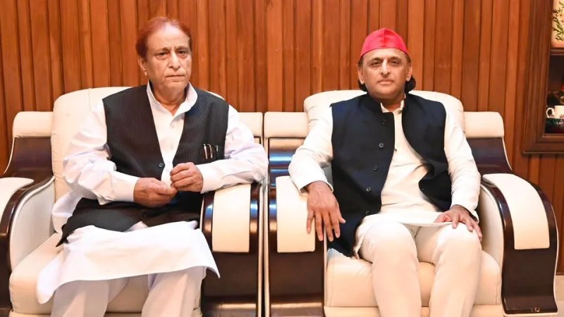 22 अक्टूबर को रामपुर जाएंगे अखिलेश यादव, जेल में आजम खां से करेंगे मुलाकात