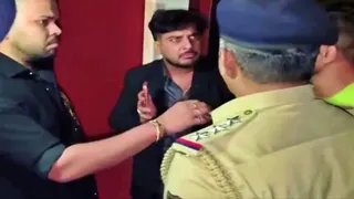 बेंगलुरु पब विवाद में IAS विकास मरमत पर गिरी गाज, आंध्र प्रदेश सरकार ने किया तबादला