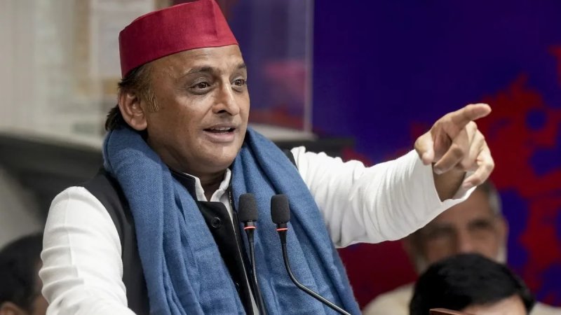 आजमगढ़ में मतदाता सूची में विकास यादव का नाम 13 बार दर्ज, कंप्यूटर सहायक और 5 BLO पर कार्रवाई