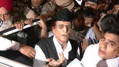 जेल से बाहर आते ही आजम खां का दर्द छलका, बोले- 'क्या यह एक मुसलमान होने की सजा है?'