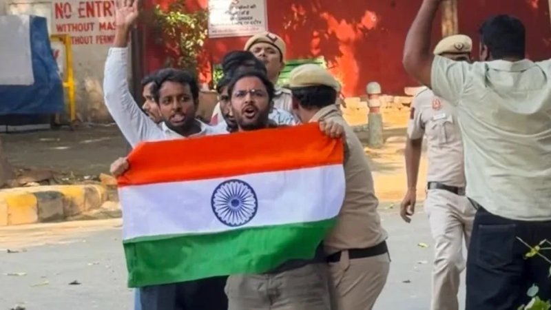 जंतर-मंतर मामले में सीजेपी पर कार्रवाई, 11 सदस्यों को हिरासत में लेने का दावा