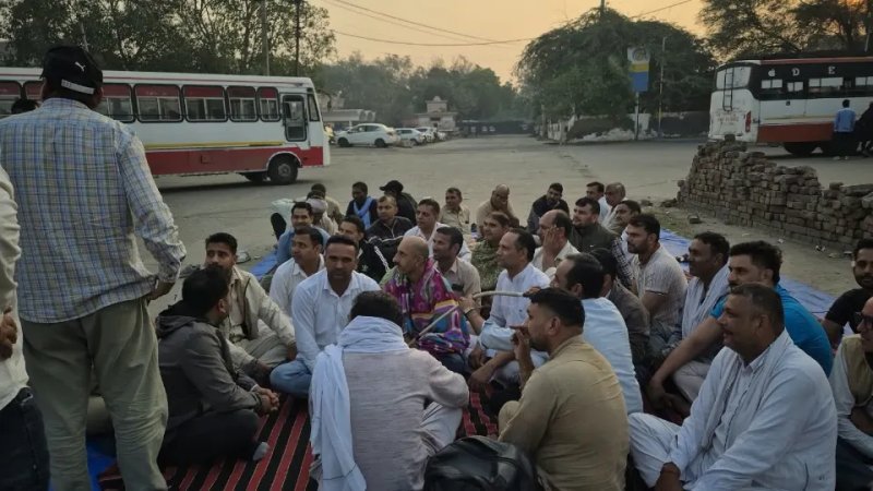 हिसार रोडवेज डिपो में कर्मचारियों की हड़ताल, 259 बसों के पहिए थमे